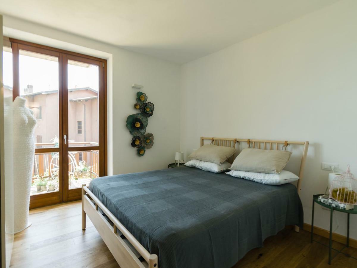 Discesa A Lago With Terrace And Garden On Lake Iseo Рива-ди-Сольто Экстерьер фото